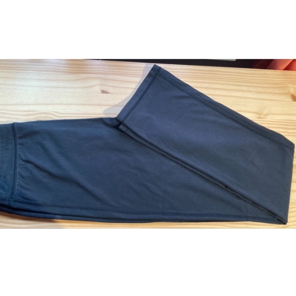 Under Armour Straight Leg Yoga Pants Size M - Picture 3 of 3